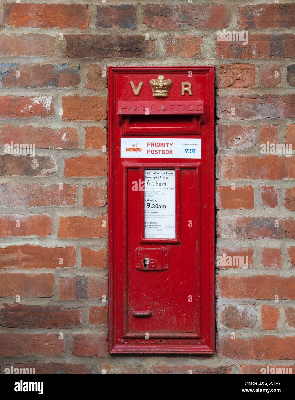 victorian postbox little Wittenham Oxfordshire Stock Photo
