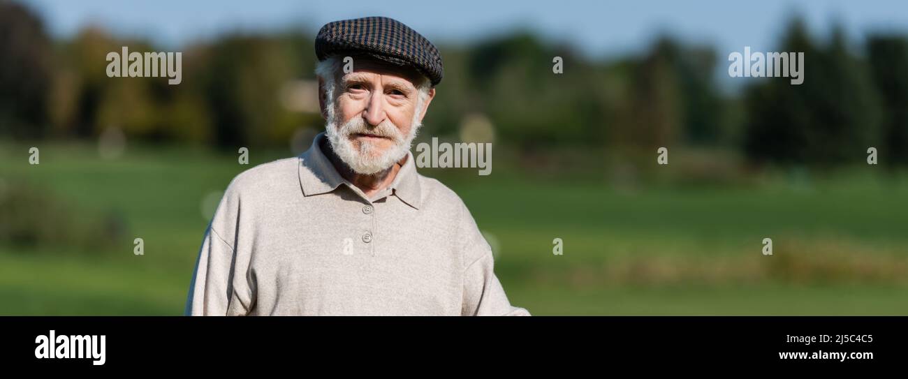 Man in flat cap hi-res stock photography and images - Alamy