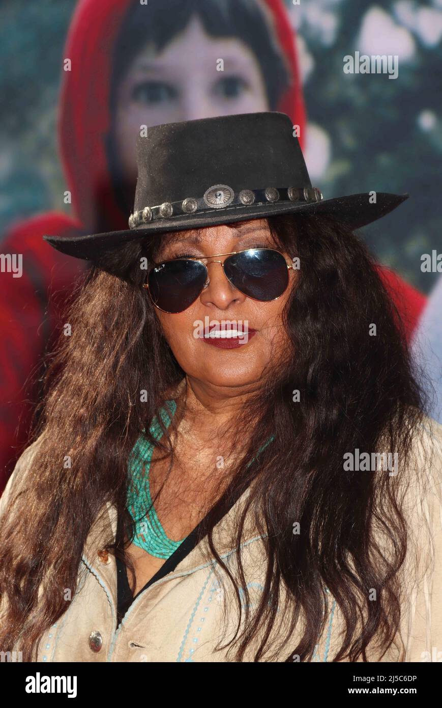Los Angeles, USA. 21st Apr, 2022. Pam Grier 2022/04/21 The 40th Anniversary Screening of “E.T. the Extra-Terrestrial” held at TCL Chinese Theatre in Hollywood, CA, Credit: Cronos/Alamy Live News Stock Photo