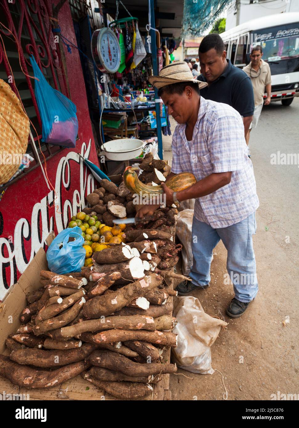 Early morning at the agricultural marketplace in the town Penonome, Cocle province, Republic of Panama, Central America. Stock Photo