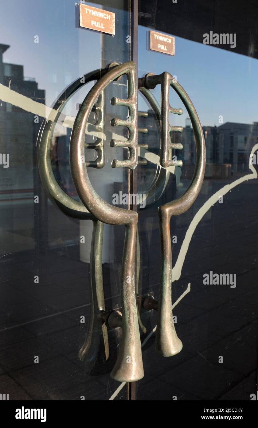 Welsh Instruments Horns Orchestral horn hi-res stock photography and images - Alamy