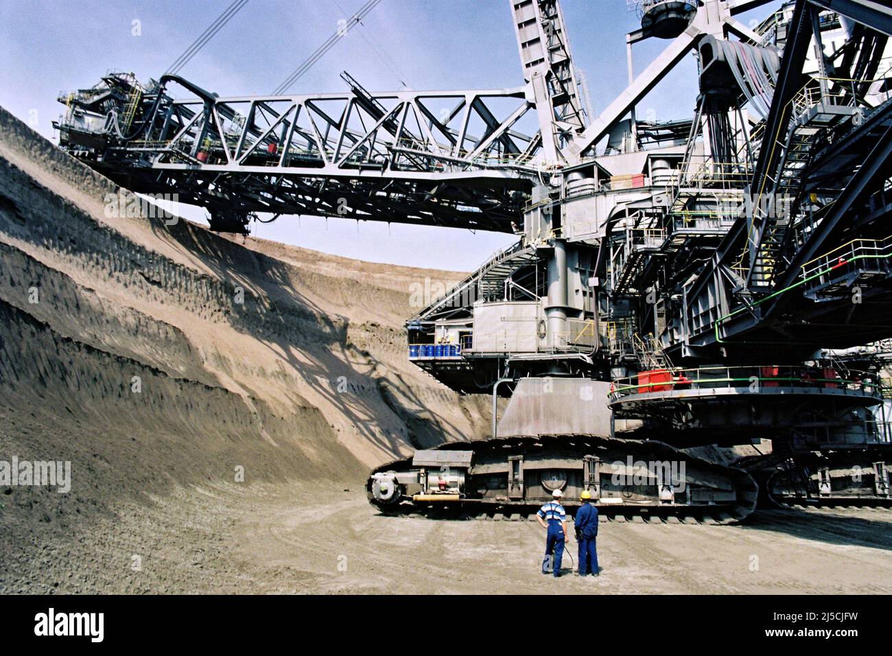 Garzweiler, May 23, 1995 - Rheinbraun lignite excavator in the Garzweiler open pit lignite mine. The Garzweiler open pit mine is a lignite open pit mine operated by RWE Power, until 2003 by RWE Rheinbraun AG, in the Rhenish lignite mining region. [automated translation] Stock Photo