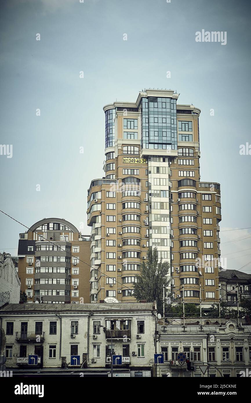 Old and new buildings contrasting | Old and new buildings contrasting ...