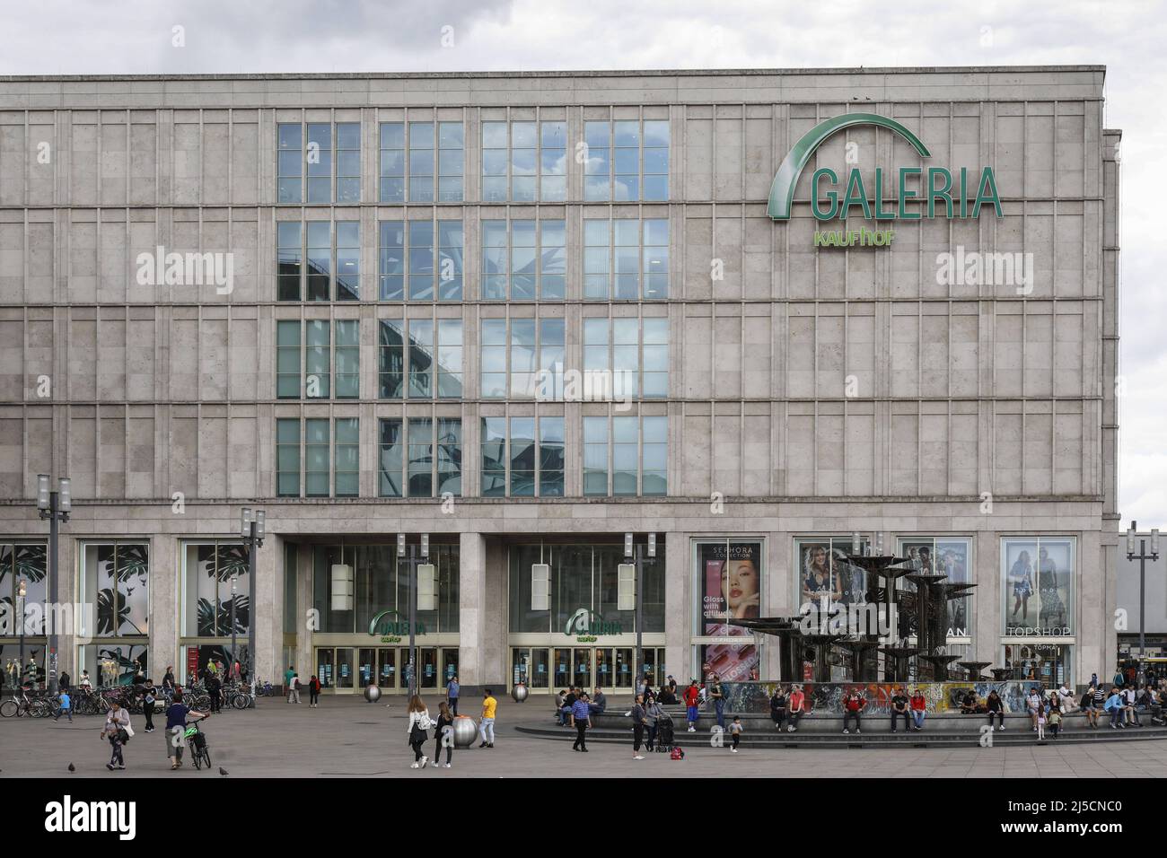 Galeria karstadt kaufhof hi-res stock photography and images - Alamy