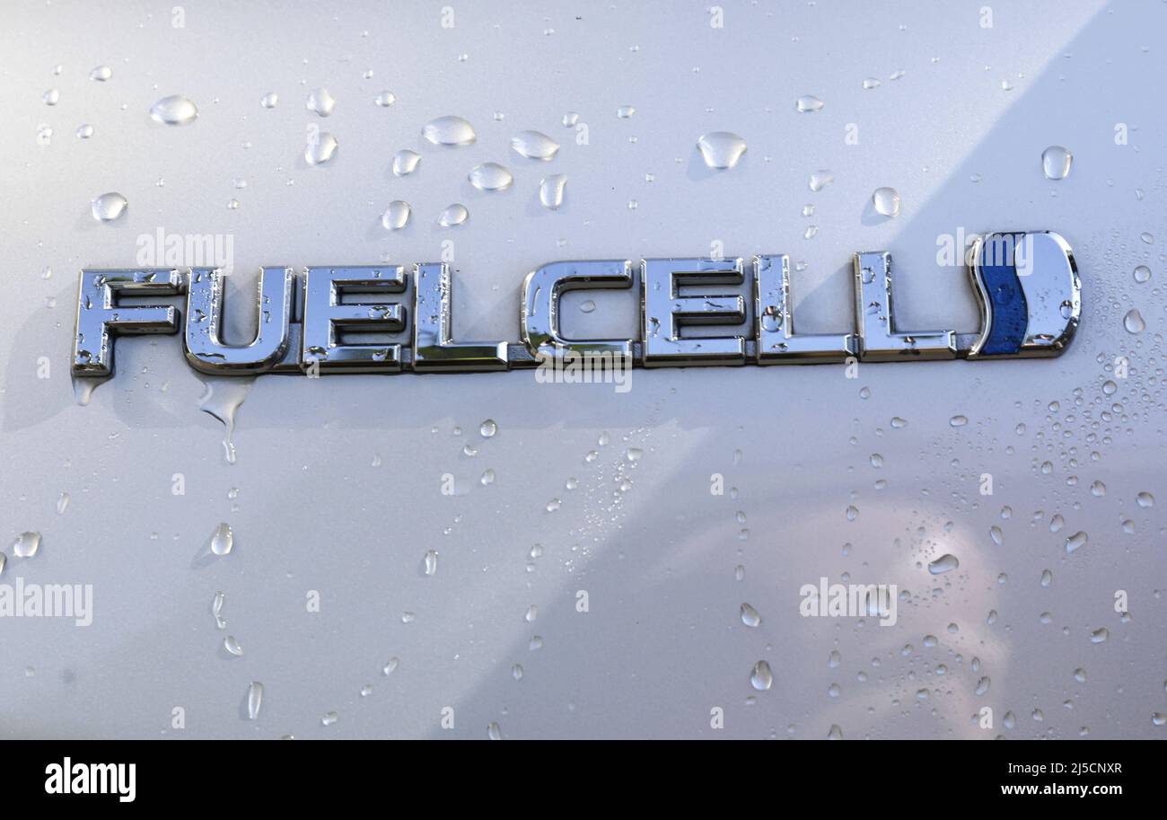 Berlin, DEU, 23.06.2020 - Fuelcell logo on the Toyta Mirai. The companies Air Liquide, Daimler, Linde, OMV, Shell and TOTAL have joined forces in H2 MOBILITY. The goal is to build 100 hydrogen filling stations. [automated translation] Stock Photo