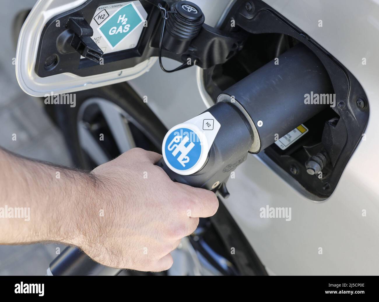 Berlin, DEU, 23.06.2020 - Refueling of a Toyota Mirai at a Shell AG ...