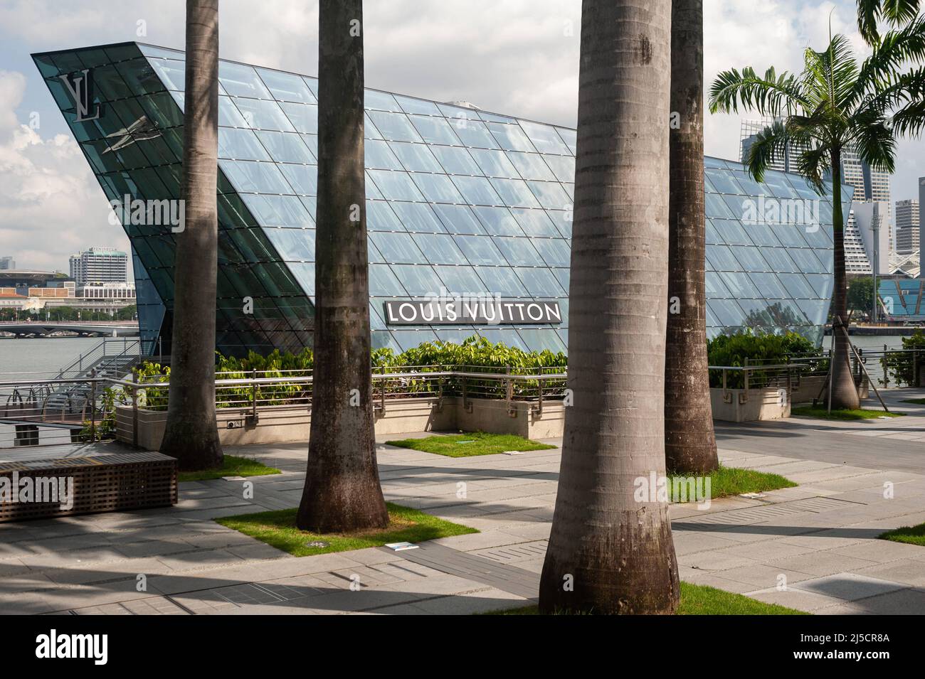 Louis Vutton Crystal Pavilion - Picture of Marina Bay Sands