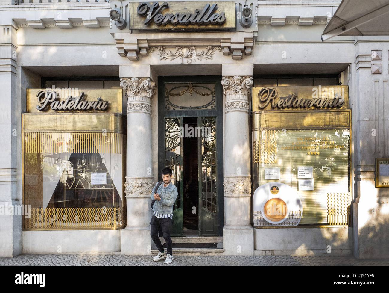 Café versailles lisbon hires stock photography and images Alamy
