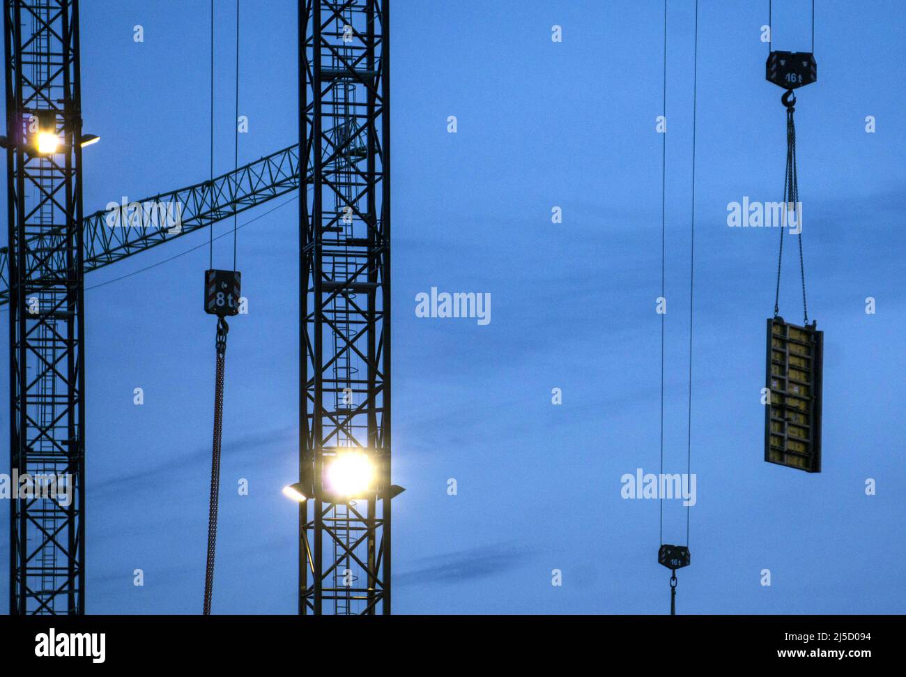 Berlin, DEU, 18.02.2021 - Kraene at a construction site. [automated translation] Stock Photo