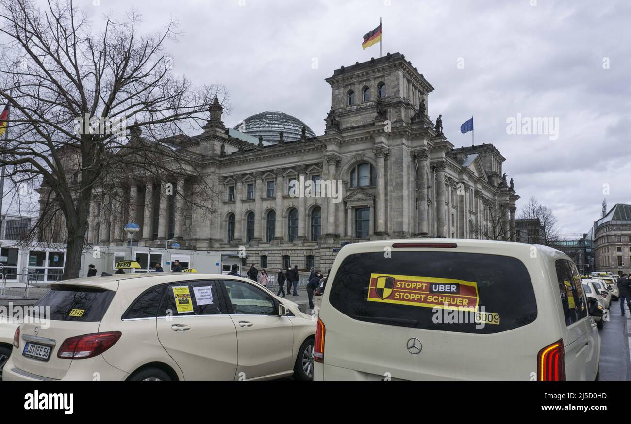 Berlin, DEU, 13.03.2021 - Motorcade and demonstration of Berlin cab ...