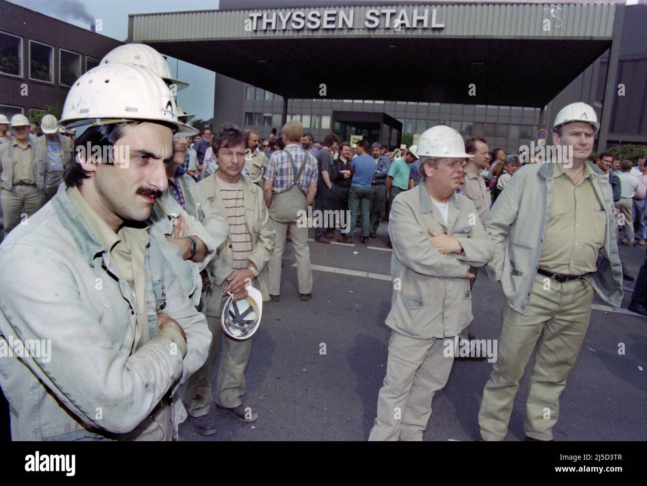 Duisburg, June 18, 1996 - Steelworkers at the IG Metall warning strike at Thyssen Stahl AG in Duisburg. [automated translation] Stock Photo