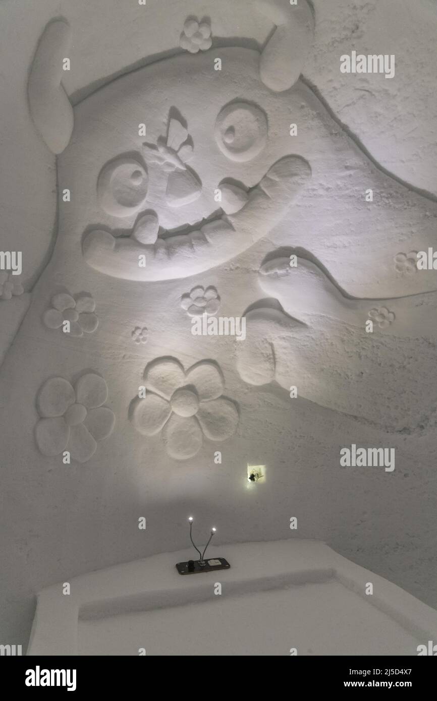 A room in the igloo hotel on the Zugspitzplatt with ice frescoes on the