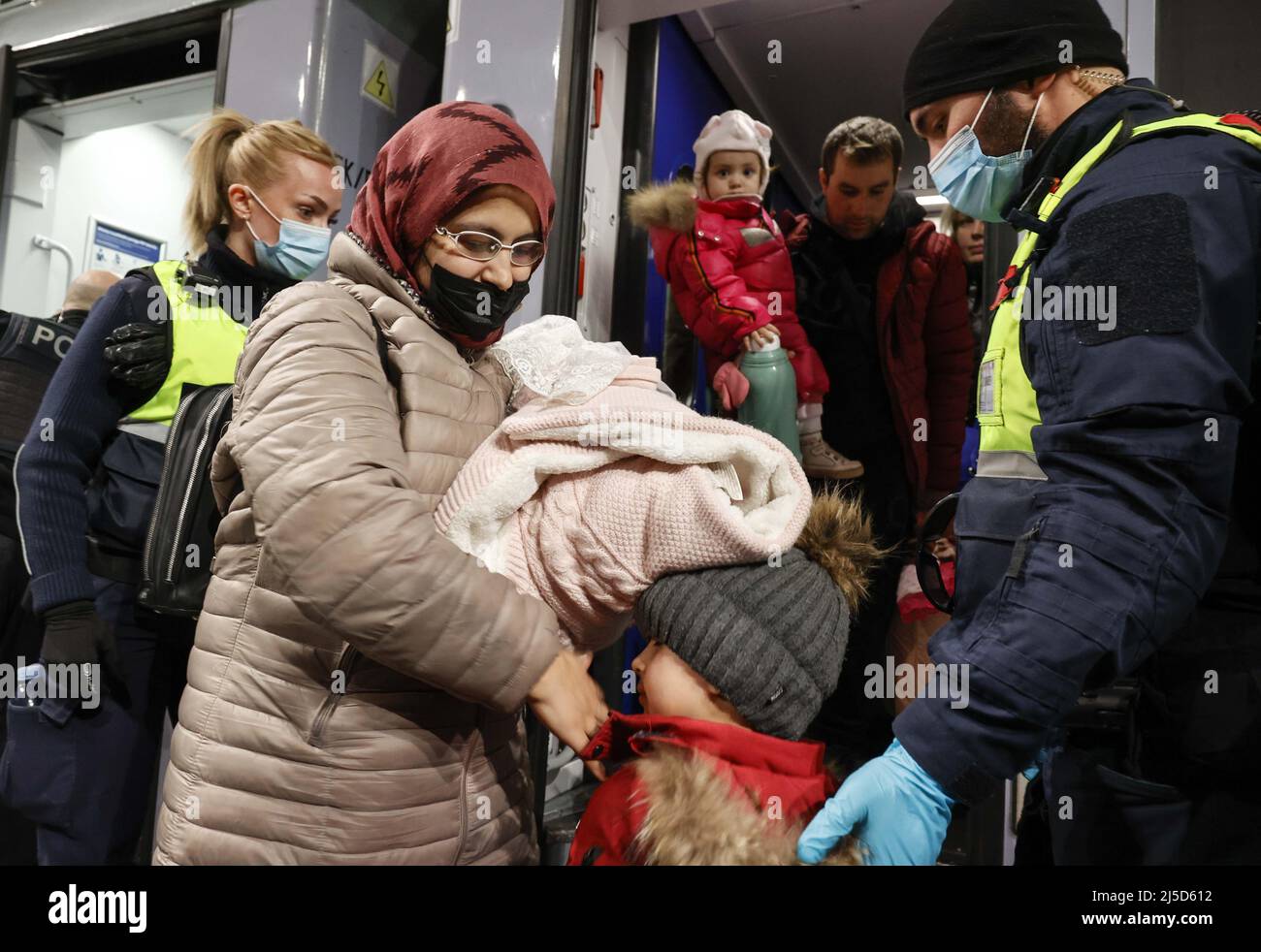 Berlin, 01.03.2022 - Refugees from Ukraine arrive at Berlin Central Station. The train from the Polish city of Przemysl on the Polish-Ukrainian border brought hundreds of refugees to Germany. [automated translation] Stock Photo