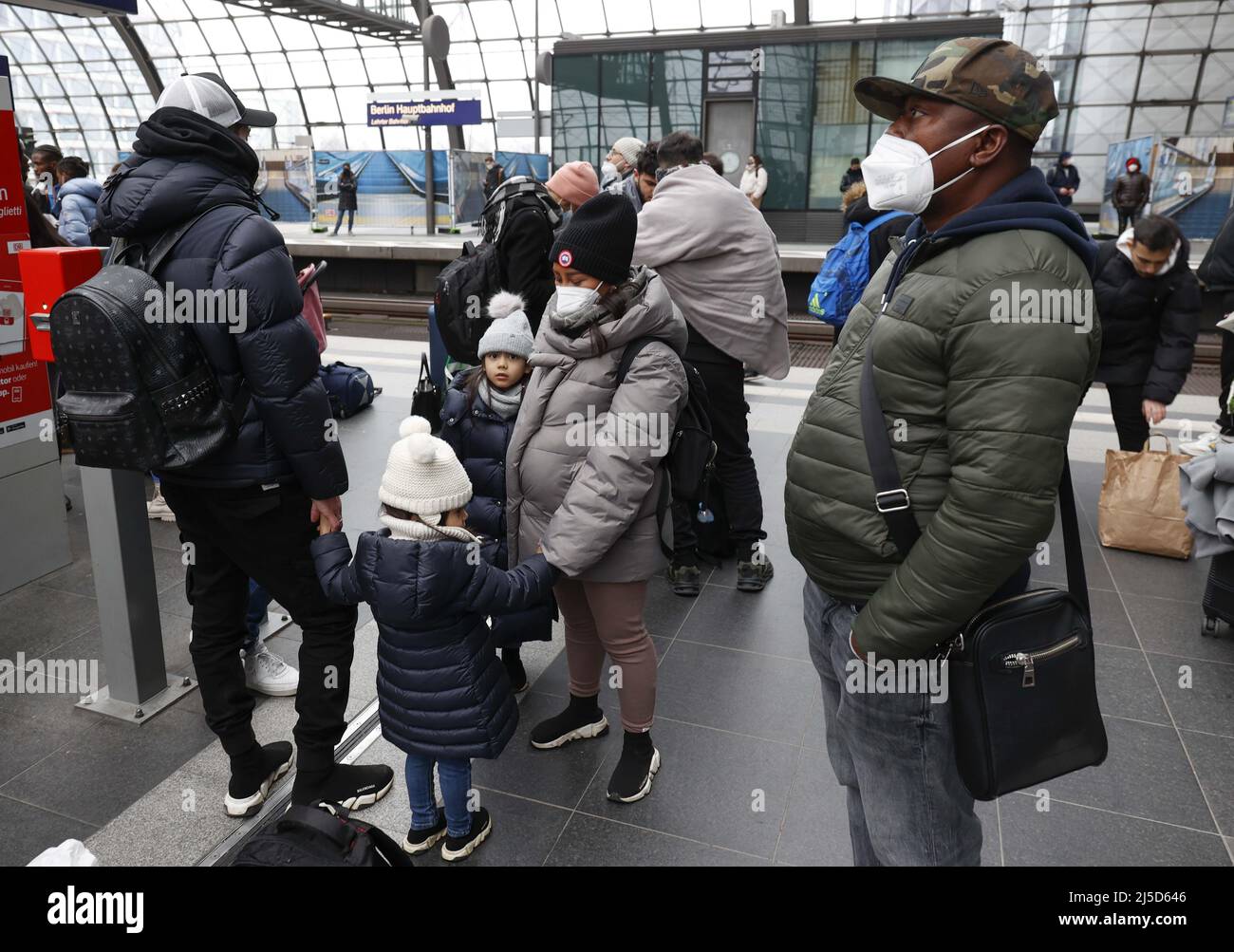 Berlin, 03.03.2022 - Refugees from Ukraine wait for a connecting train at Berlin's main train station. Thousands of refugees from Ukraine have already arrived in Germany. [automated translation] Stock Photo