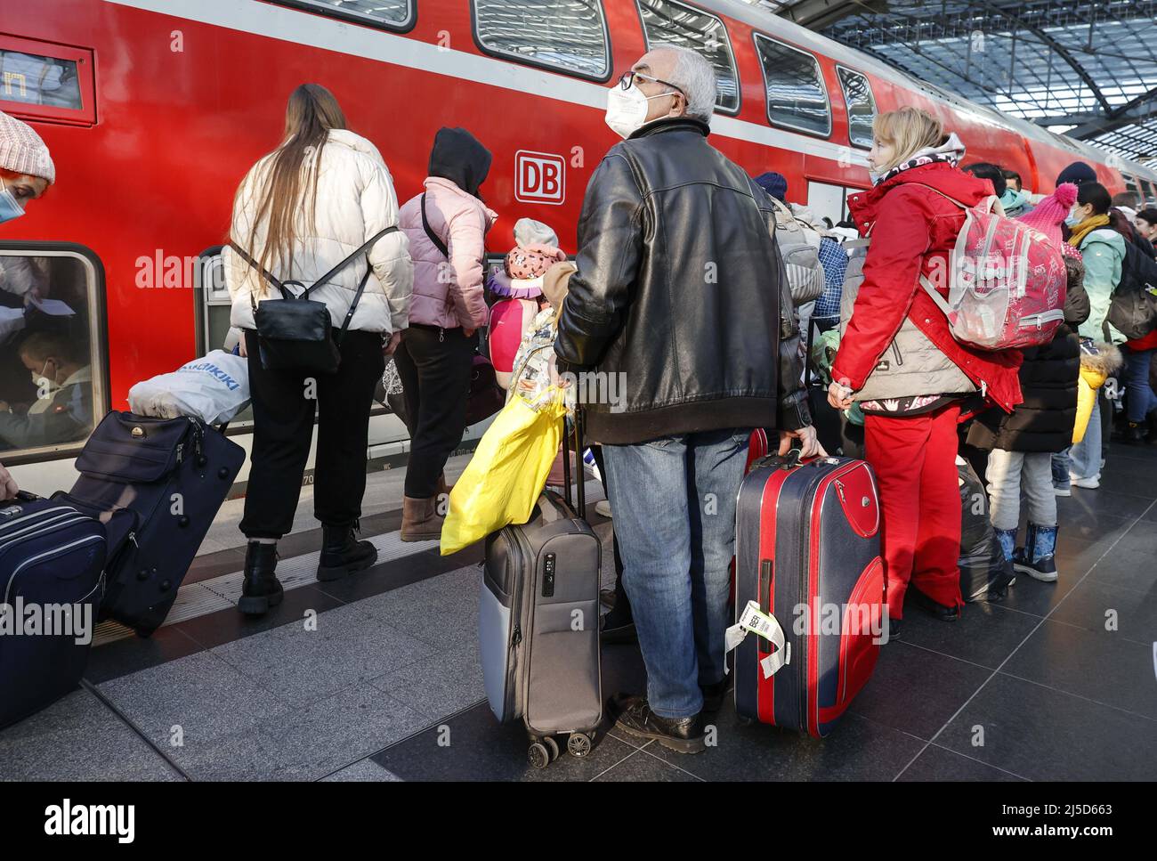 Berlin, 10.03.2022 - Refugees from Ukraine wait for their onward journey at Berlin's main train station. [automated translation] Stock Photo