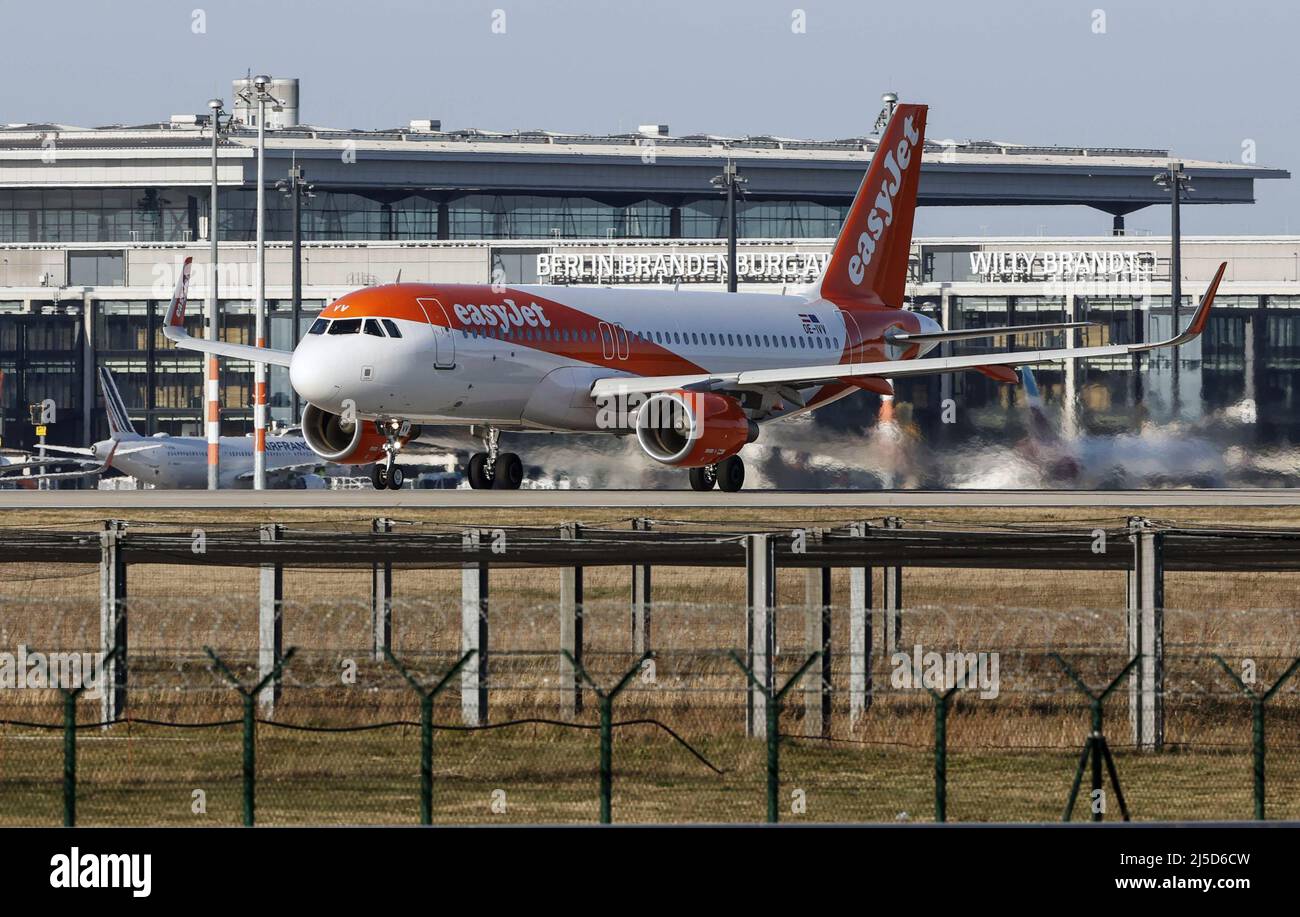 An easyJet Airbus takes off at BER Airport, Berlin Brandenburg. [automated translation] Stock Photo