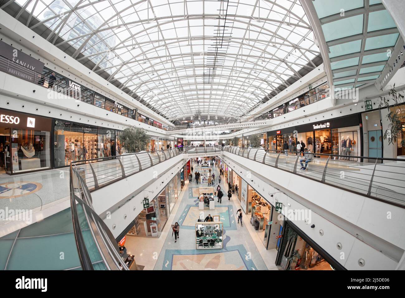 Innenansicht Einkaufszentrum Centro Comercial Vasco da Gama, auf dem Gelände des Park Parque das Nacoes, Schauplatz der Weltausstellung Expo 98, in Li Stock Photo