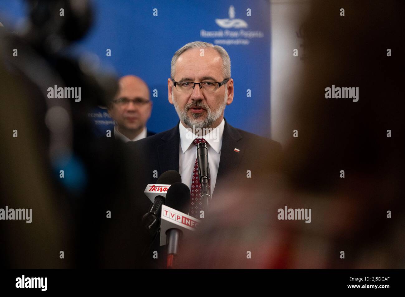 Gdansk, Poland. 22nd Apr, 2022. Poland Health Minister Adam Niedzielski seen during the press conference at the University Clinical Center. The minister of health presented the assumptions of the law on quality in health care, which is to increase patient safety. 'Entities are supposed to measure their activities and draw conclusions - this is the usual management method. Not everyone wants to be measured and wants to compare themselves with others. Especially those who are below the average' - Minister Niedzielski said during the conference. Credit: SOPA Images Limited/Alamy Live News Stock Photo