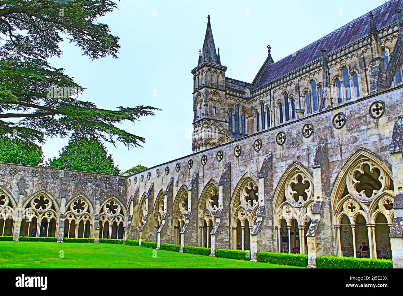 Facade and courtyard of Salisbury Cathedral-Britain's tallest spire and ...