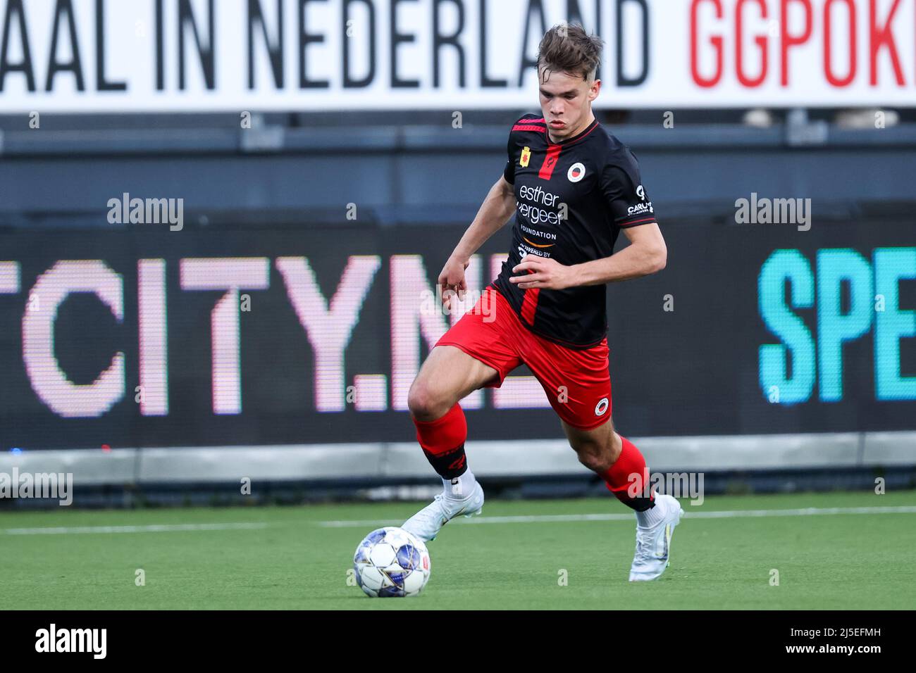 ROTTERDAM, NETHERLANDS - APRIL 22: Thijs Dallinga of Excelsior Rotterdam dribbles with the ball during the Dutch Keukenkampioendivisie match between Excelsior Rotterdam and Jong AZ at the Van Donge & De Roo Stadion on April 22, 2022 in Rotterdam, Netherlands (Photo by Herman Dingler/Orange Pictures) Credit: Orange Pics BV/Alamy Live News Stock Photo