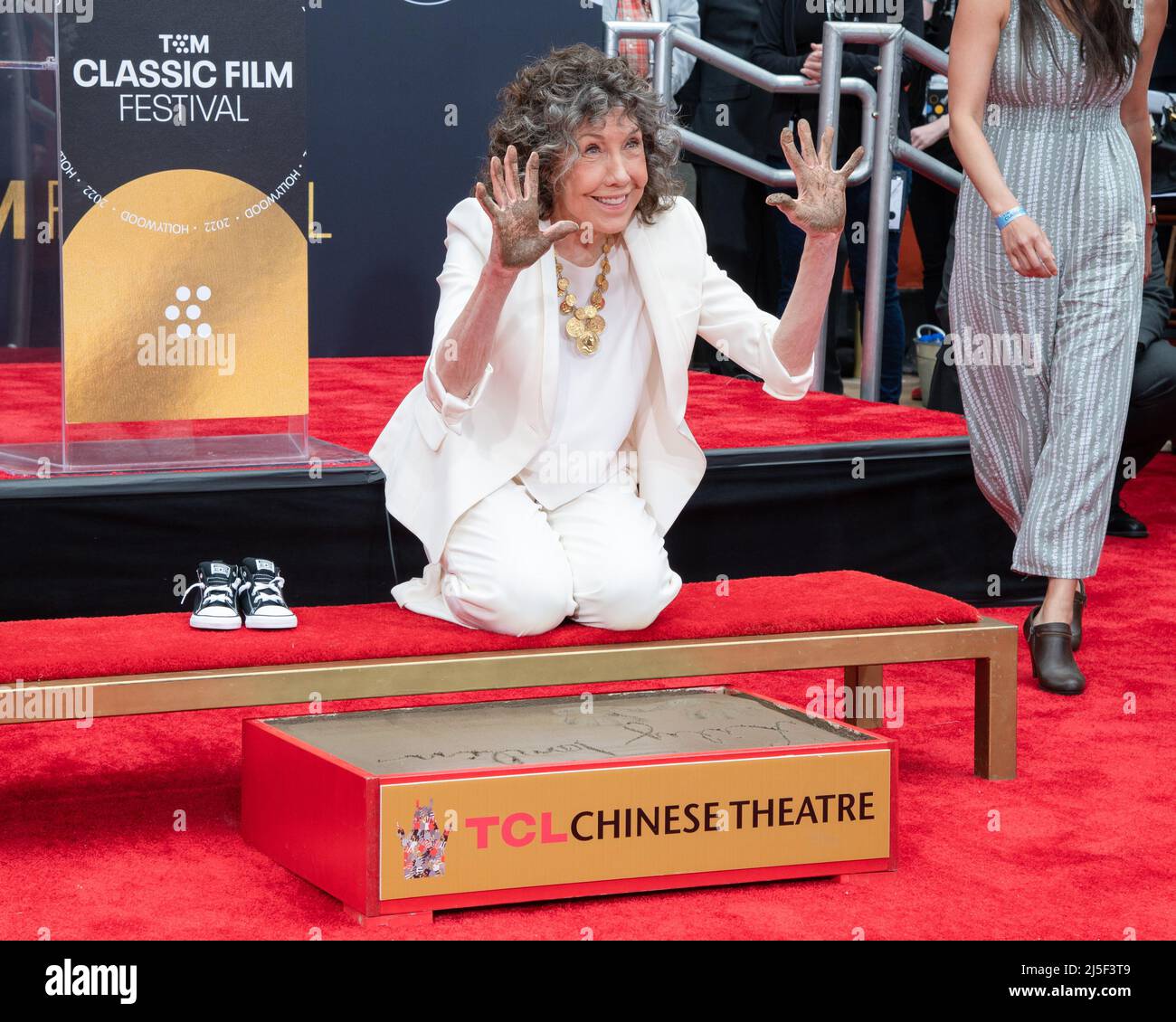 22 April 2022 Los Angeles, California Lily Tomlin. Hand and