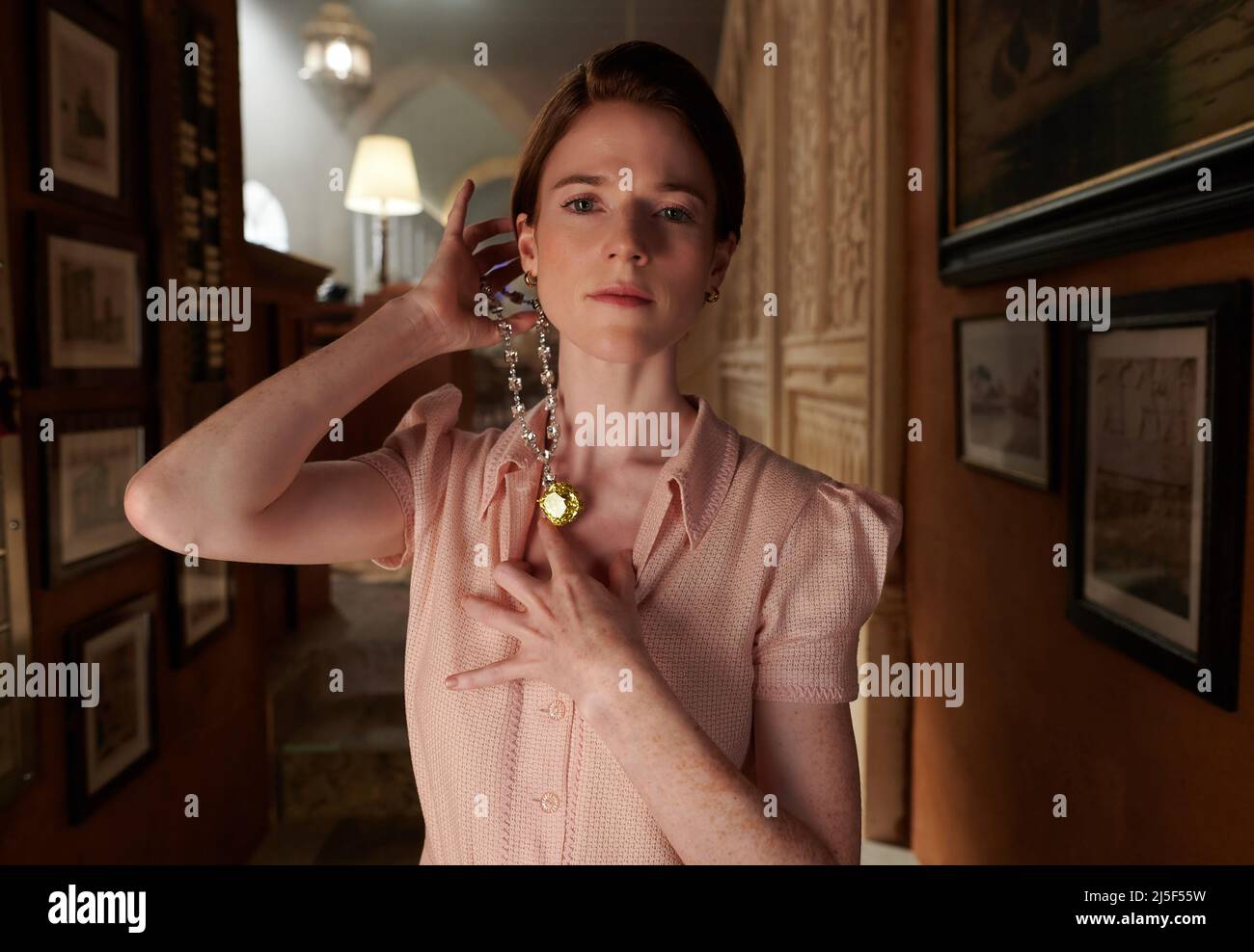 ROSE LESLIE in DEATH ON THE NILE (2021), directed by KENNETH BRANAGH. Credit: 20TH CENTURY STUDIOS / Album Stock Photo