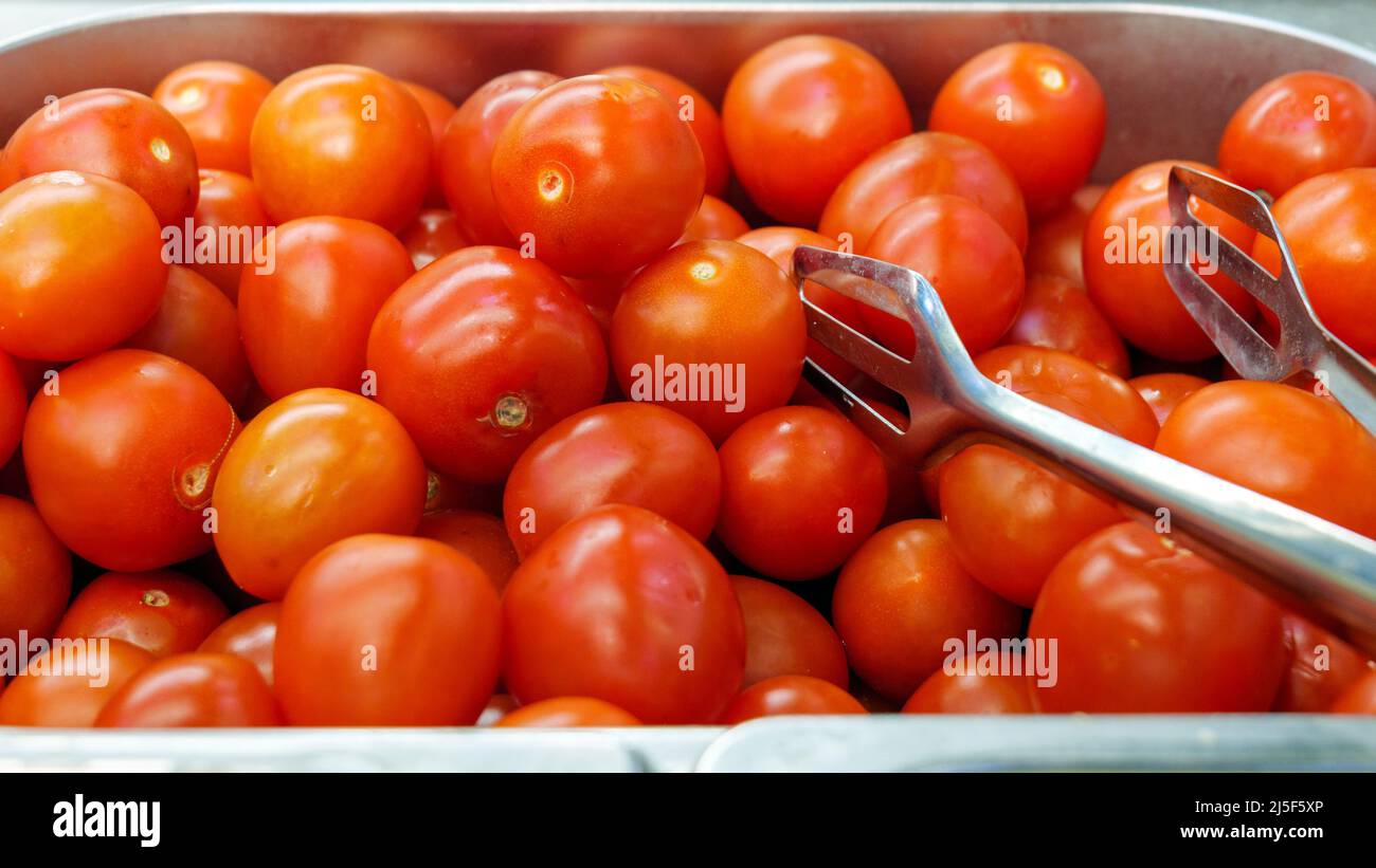 buffet egypt tomatoes close up Stock Photo - Alamy