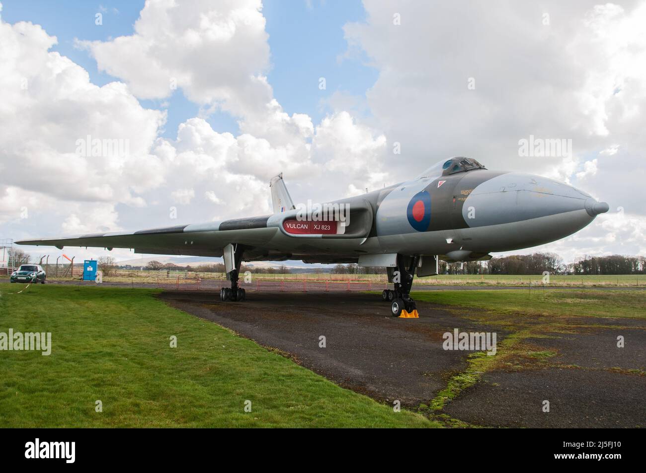 Solway Aviation Museum - Avro Vulcan B.2 XJ823 Stock Photo - Alamy