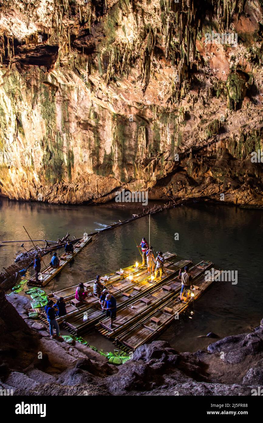 Mae hong son boat hi-res stock photography and images - Alamy