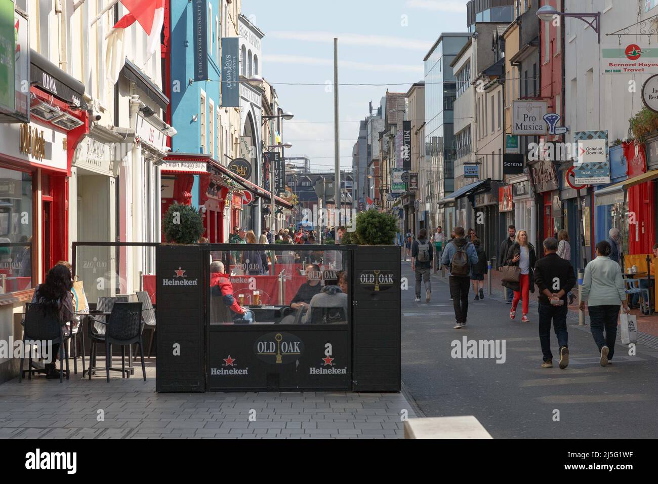 Cork, Ireland. 23rd Apr, 2022. Crowds Enjoy Sunshine in Cork City, Cork