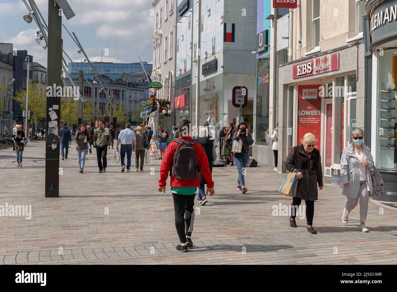 Cork, Ireland. 23rd Apr, 2022. Crowds Enjoy Sunshine in Cork City, Cork