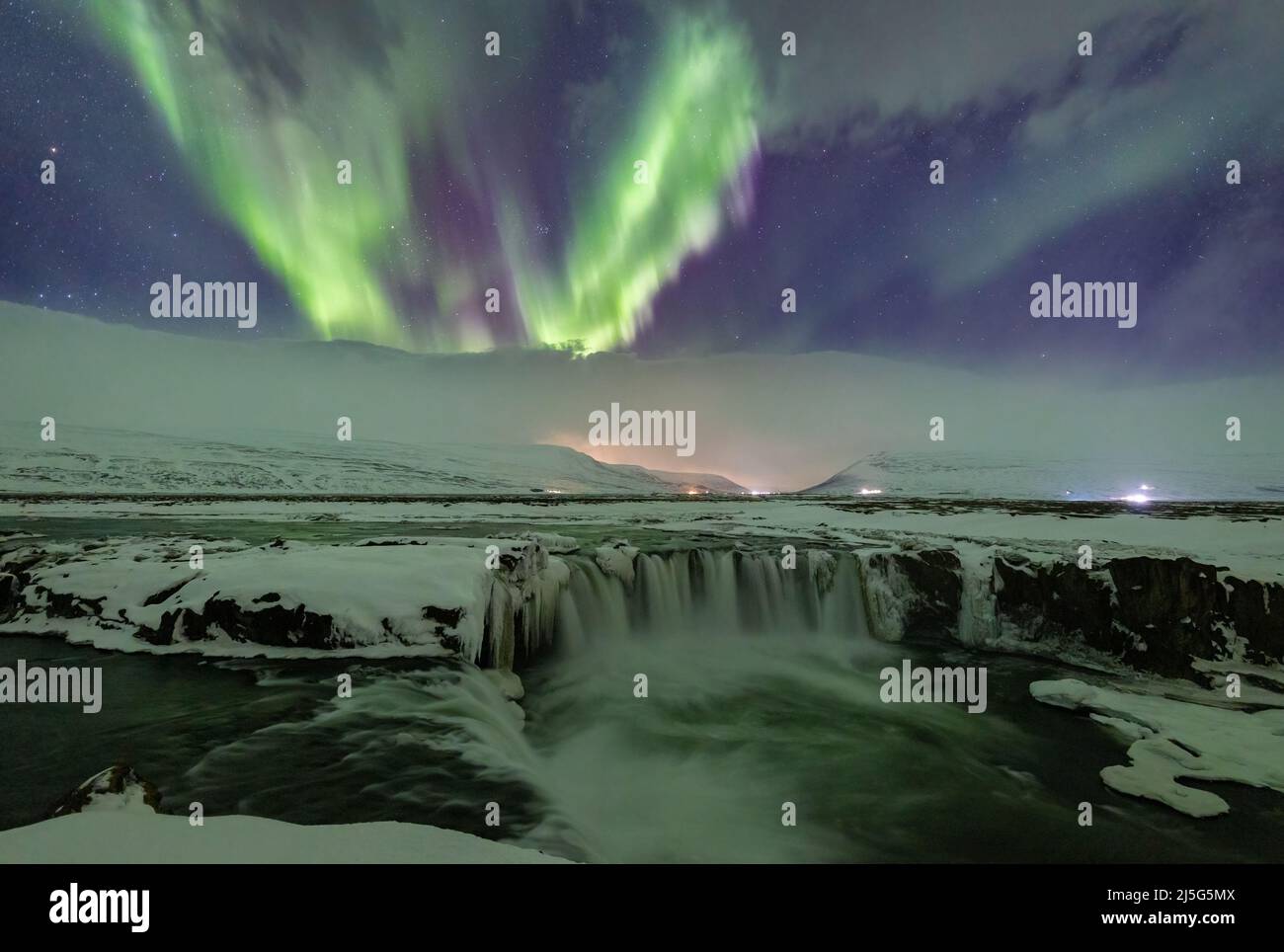 Spectacular photos of the Nature of Iceland with northern lights, snow, waterfalls, frozen rivers... Stock Photo