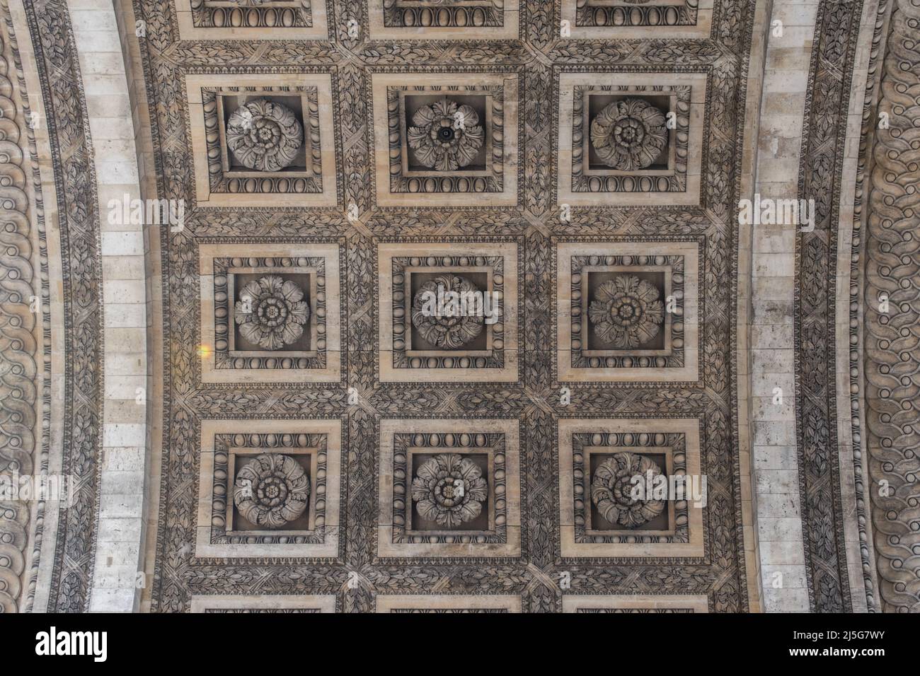 Paris: the ceiling with 21 sculpted roses of the Triumphal Arch of the Star (Arc de Triomphe de l'Etoile), one of the most famous monuments of Paris Stock Photo