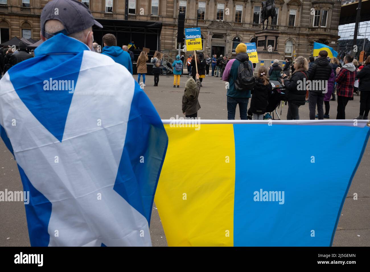 Pro-Ukraine rally, in George Square, in Glasgow, Scotland, 9 April 2022. Stock Photo