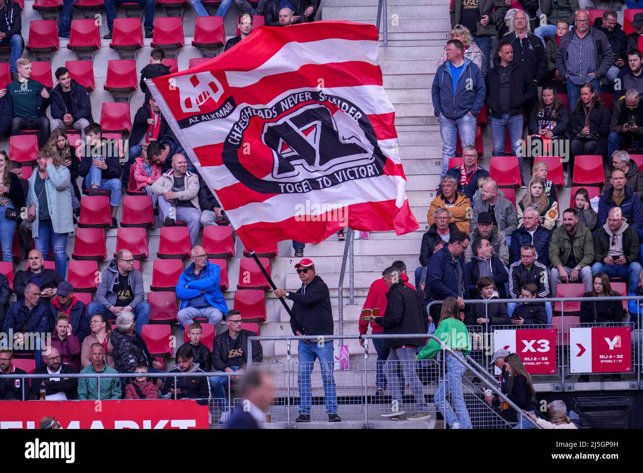 Napier Til sandheden chauffør ALKMAAR, NETHERLANDS - APRIL 23: AZ Alkmaar supporters prior to the Dutch  Eredivisie match between AZ Alkmaar and SC Heerenveen at AFAS Stadion on  April 23, 2022 in Alkmaar, Netherlands (Photo by