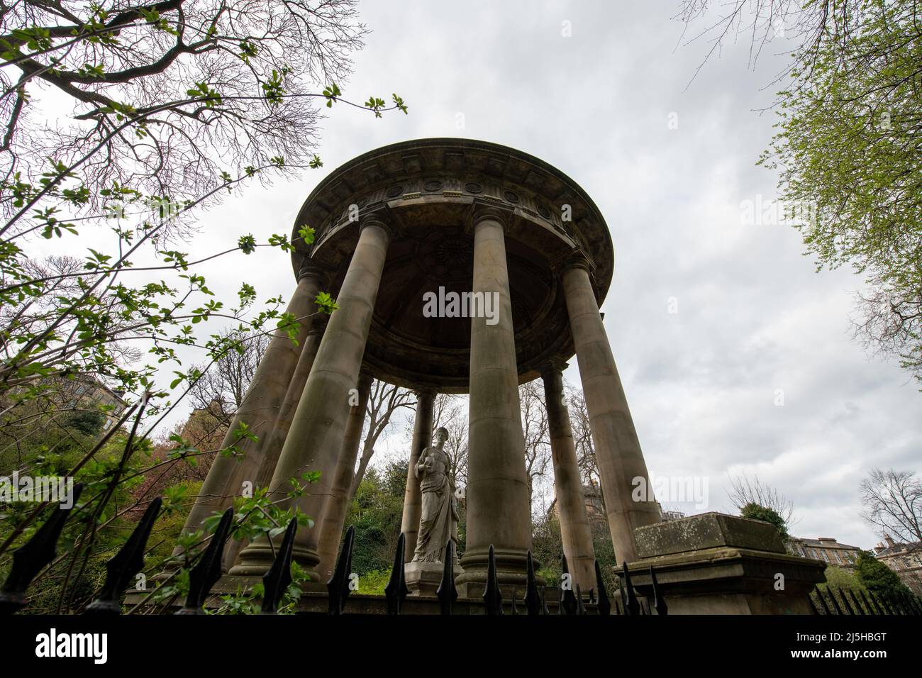 St Bernard's Well A beautiful Greco-Roman structure houses a well once believed to have healing powers. Edinburgh, Scotland Stock Photo