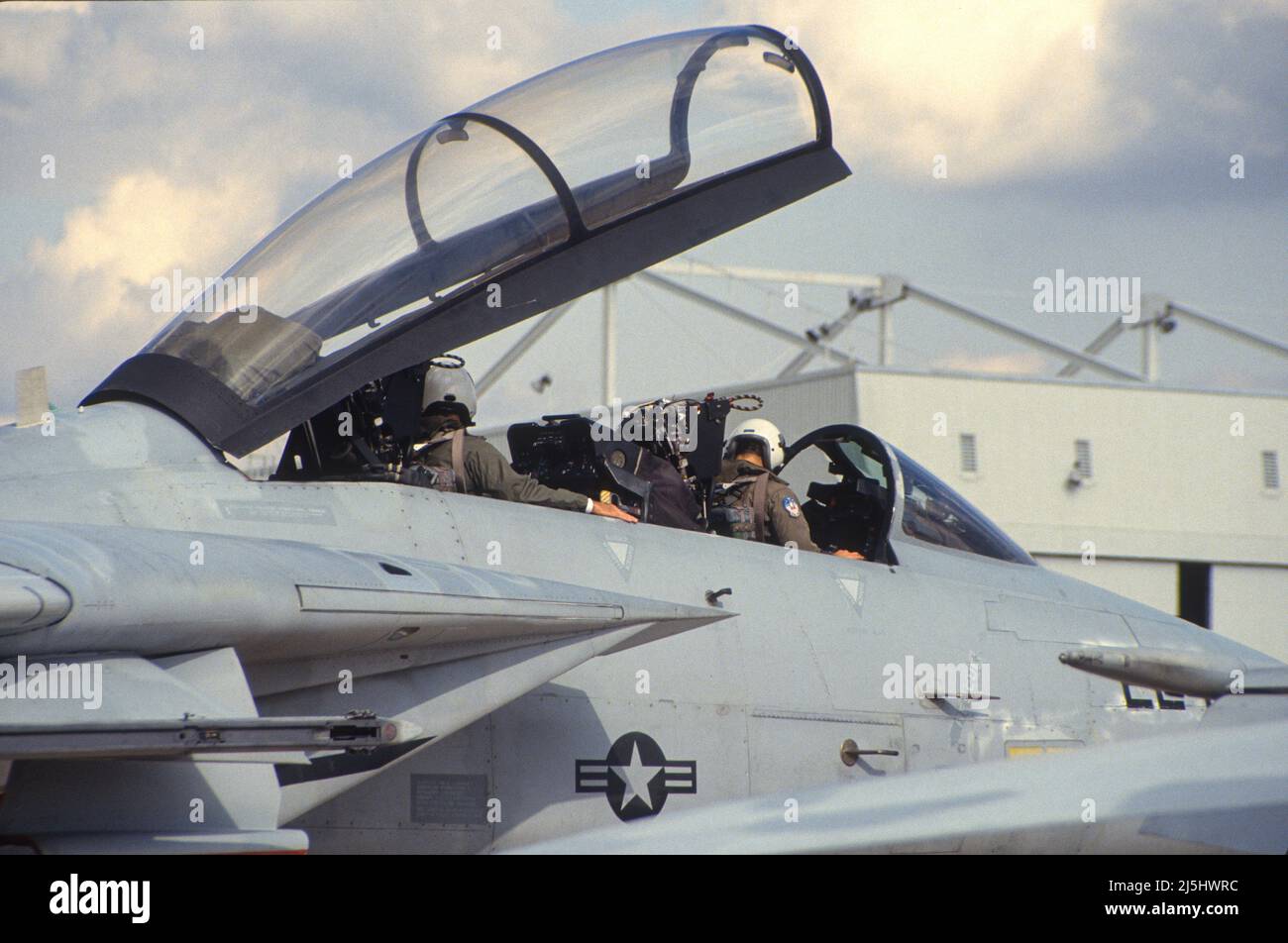F-14 Tomcat air crew starting their Grumman F-14 Tomcat aboard NAS ...