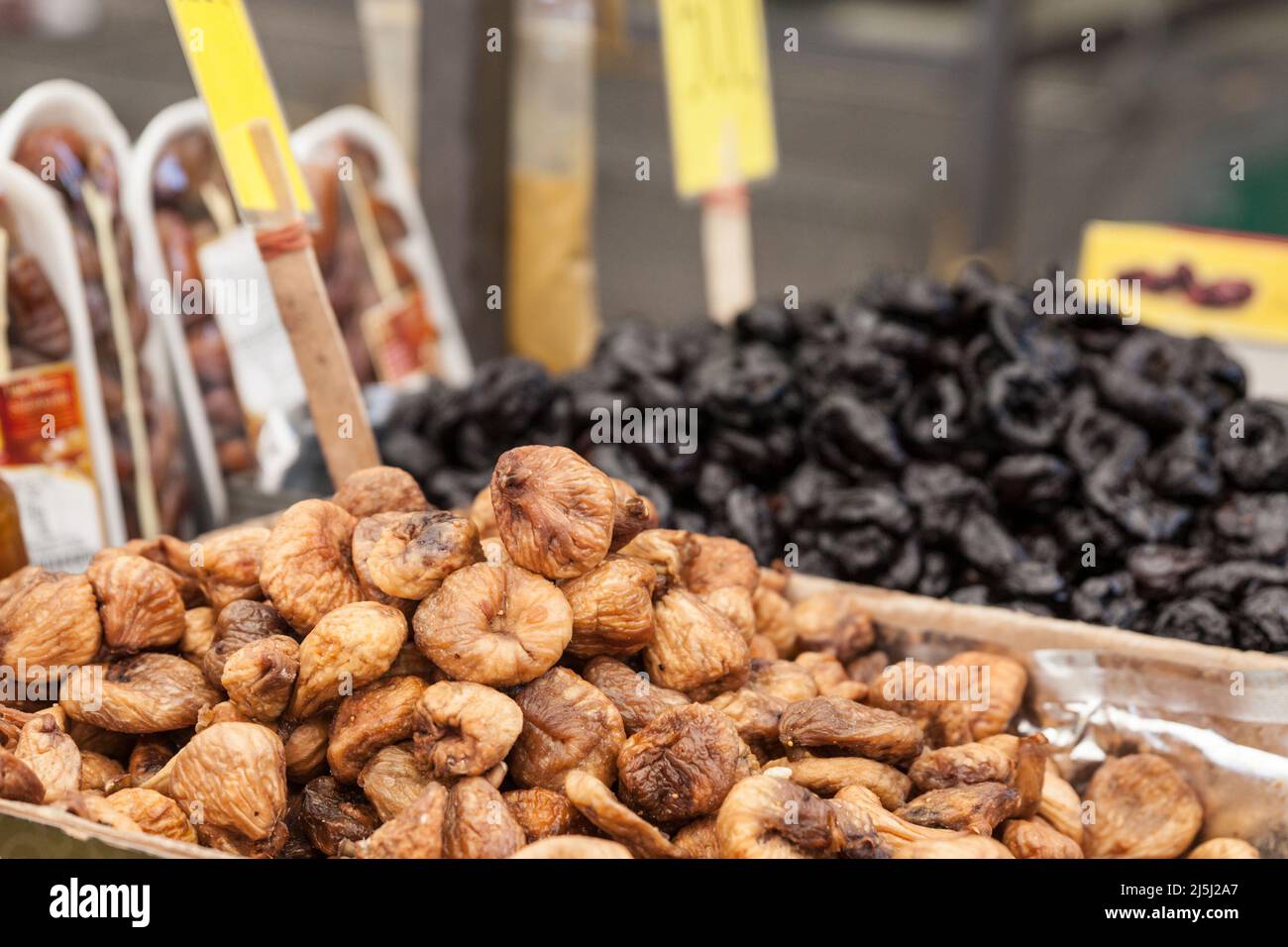 Picture of numerous dried figs for sale in boxes in a Serbian market