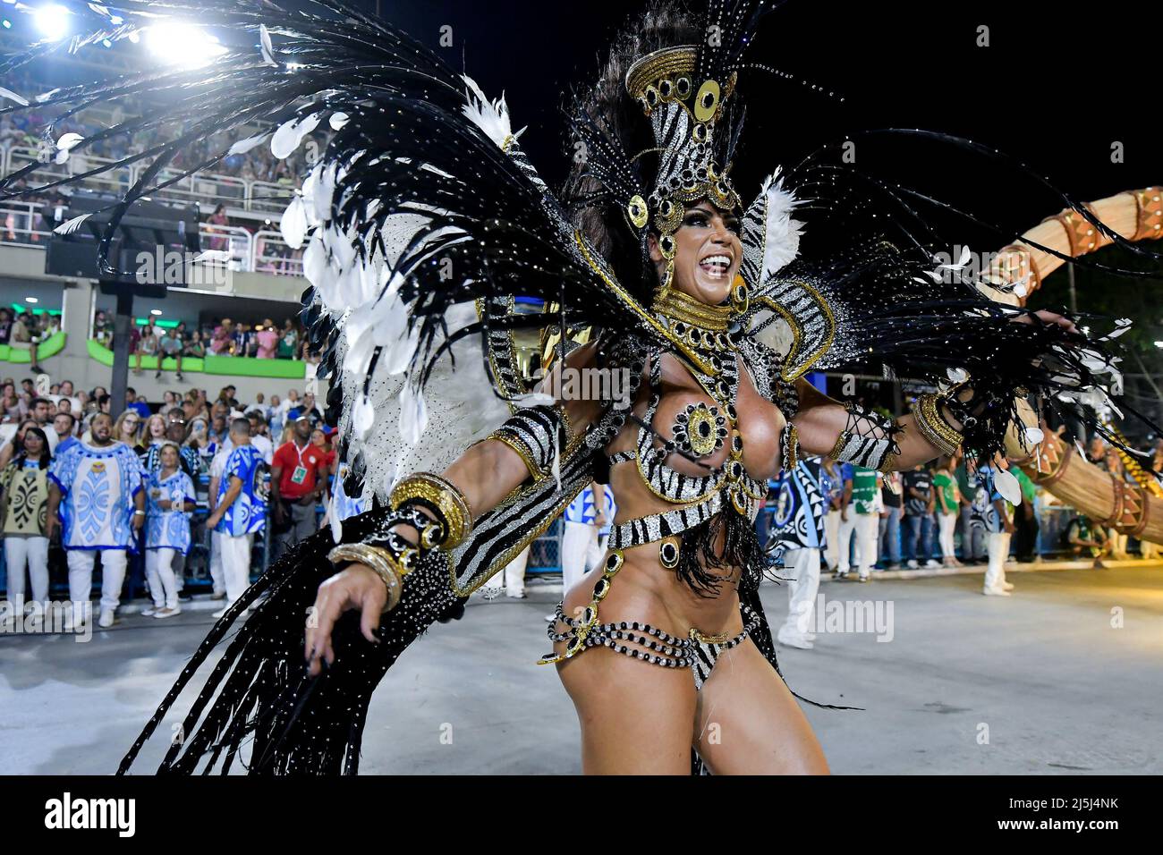 RJ - Rio de Janeiro - 04/23/2022 - CARNIVAL RIO 2022, PARADE SCHOOL OF  SAMBA SPECIAL GROUP - Members of the Portela Samba School during a  presentation in the parade of the