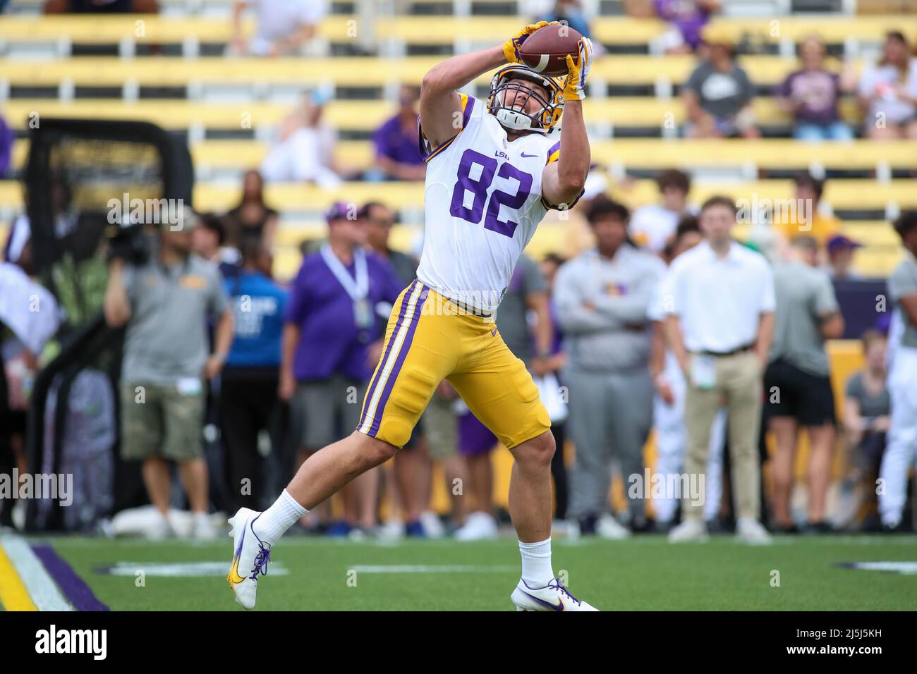 Baton Rouge, LA, USA. 23rd Apr, 2022. LSU tight end Jack Mashburn (82) brings in a pass during the National L Club LSU Football Spring Game at Tiger Stadium in Baton Rouge, LA. Jonathan Mailhes/CSM/Alamy Live News Stock Photo
