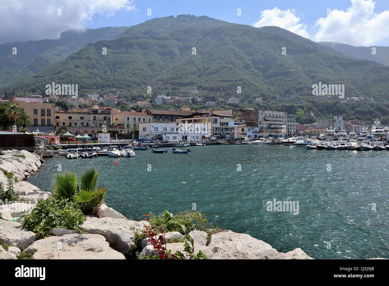 Castellammare di Stabia - Scorcio del porto turistico dalla scogliera frangiflutti Stock Photo