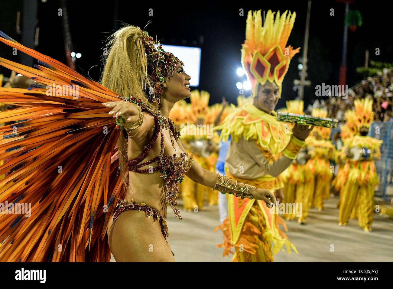 Rio De Janeiro Brazil 24th Apr 22 Rj Rio De Janeiro 04 23 22 Carnival Rio 22 Parade School Of Samba Special Group Lexa Queen Of Drums Of The Samba