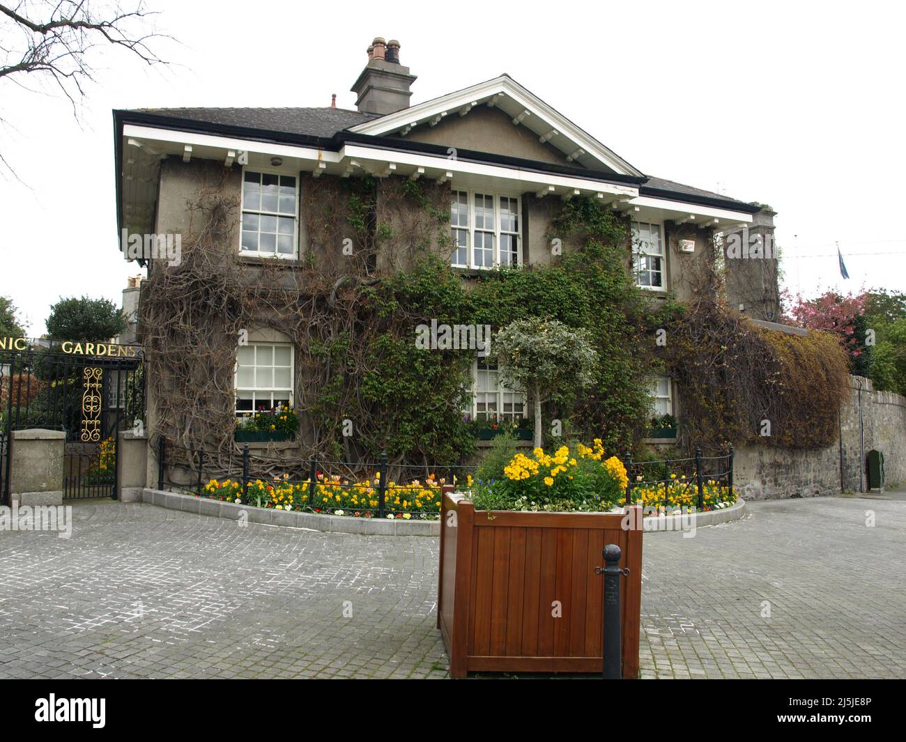Dublin Ireland Botanic garden flowers creeks and forest Stock Photo Alamy