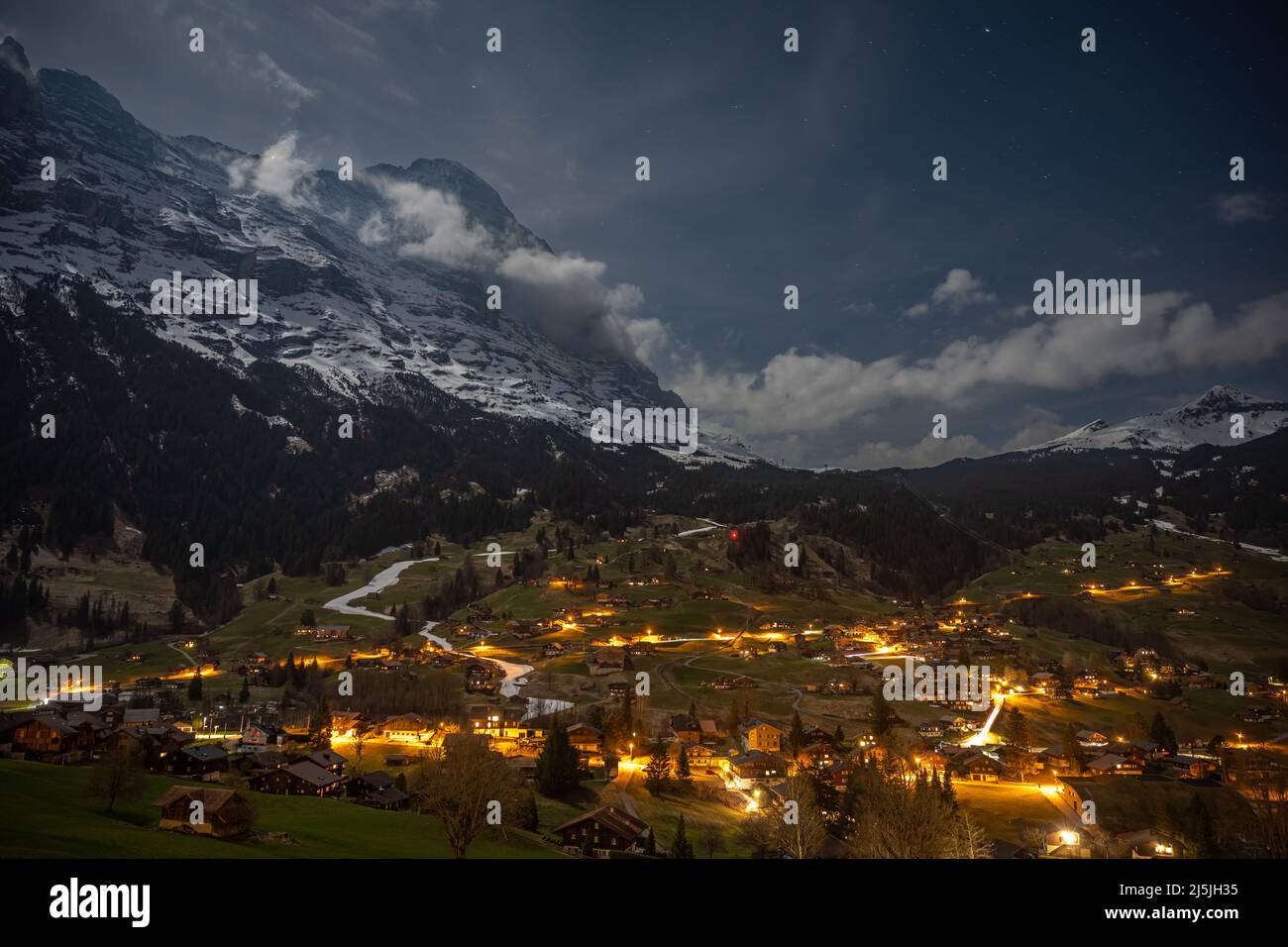 Grindelwald Beautiful Village In Mountain Scenery Switzerland Stock Photo Alamy Grindelwald Beautiful Village In Mountain Scenery Switzerland Stock Photo Alamy