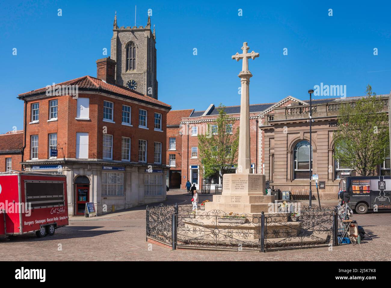 Fakenham Norfolk, view in summer of the war memorial sited in Market Place in the centre of the Norfolk town of Fakenham, UK Stock Photo