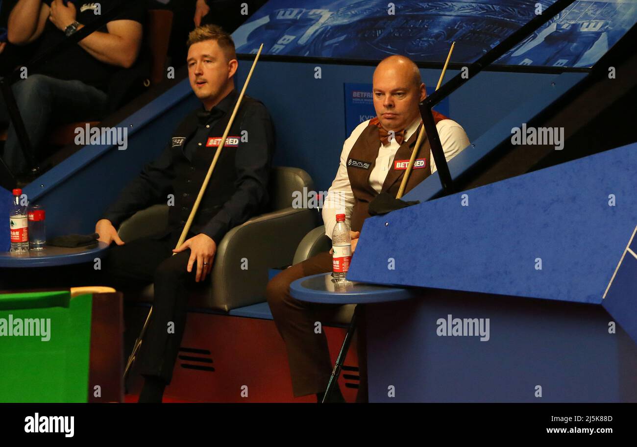 Crucible Theatre, Sheffield Yorkshire, UK. 24th Apr, 2022. Betfred World Championship Snooker 2nd Round games: Stewart Bingham and Karen Wilson wait to star another game Credit: Action Plus Sports/Alamy Live News Stock Photo