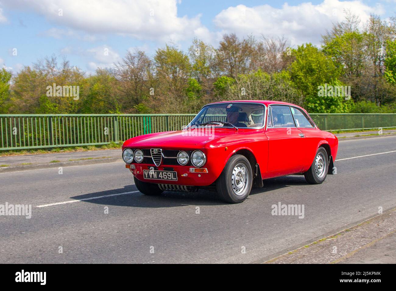 1972 70s seventies red Alfa Romeo 2000 1962cc petrol 2dr Itralian ...