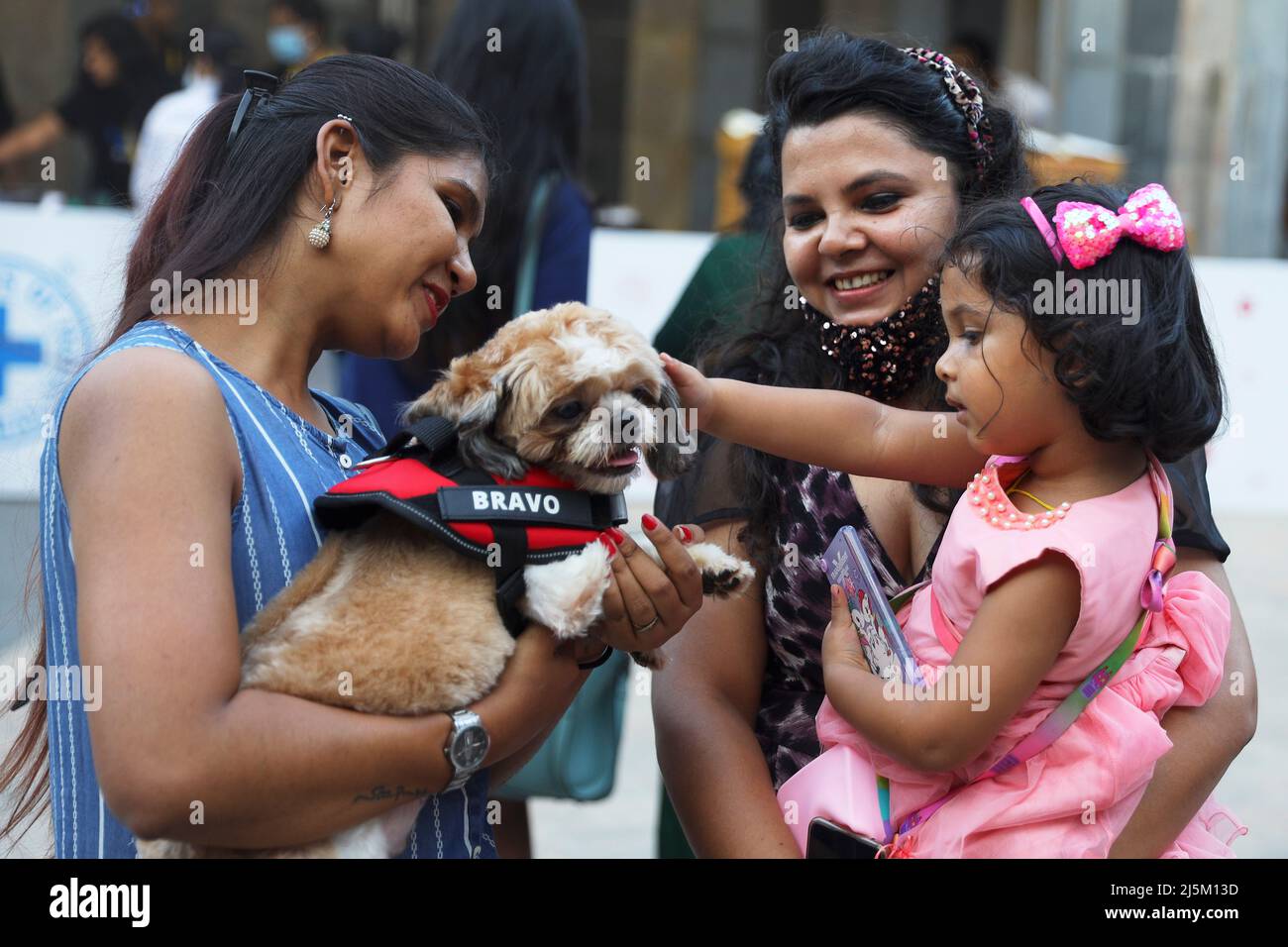 Chennai, Tamil Nadu, India. 24th Apr, 2022. People arrive with their