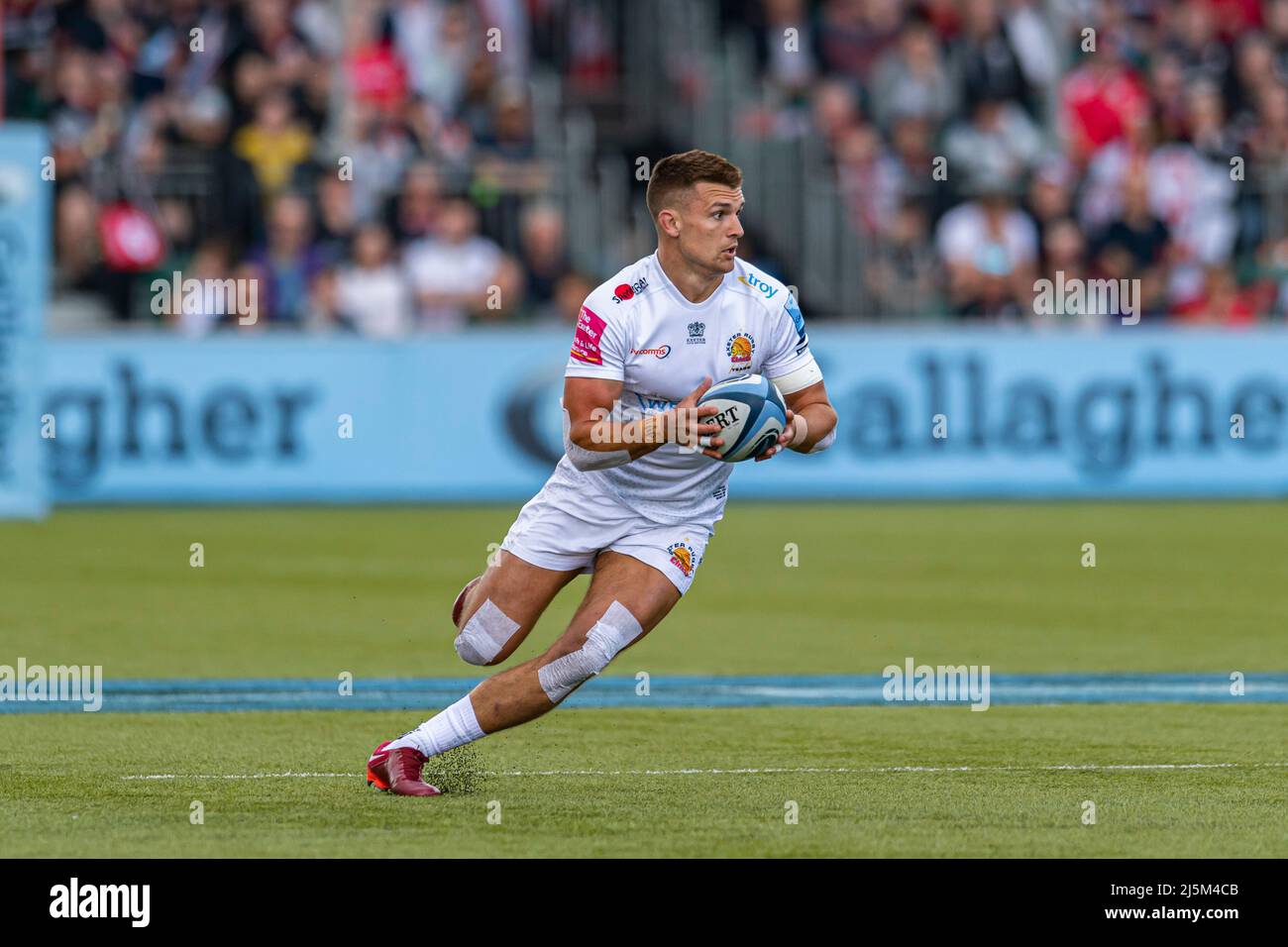 LONDON, UNITED KINGDOM. 24th, Apr 2022. Henry Slade of Exeter Chiefs in action during Gallagher Premiership Rugby Match between Saracens vs Exeter Chiefs at StoneX Stadium on Sunday, 24 April 2022. LONDON ENGLAND.  Credit: Taka G Wu/Alamy Live News Stock Photo