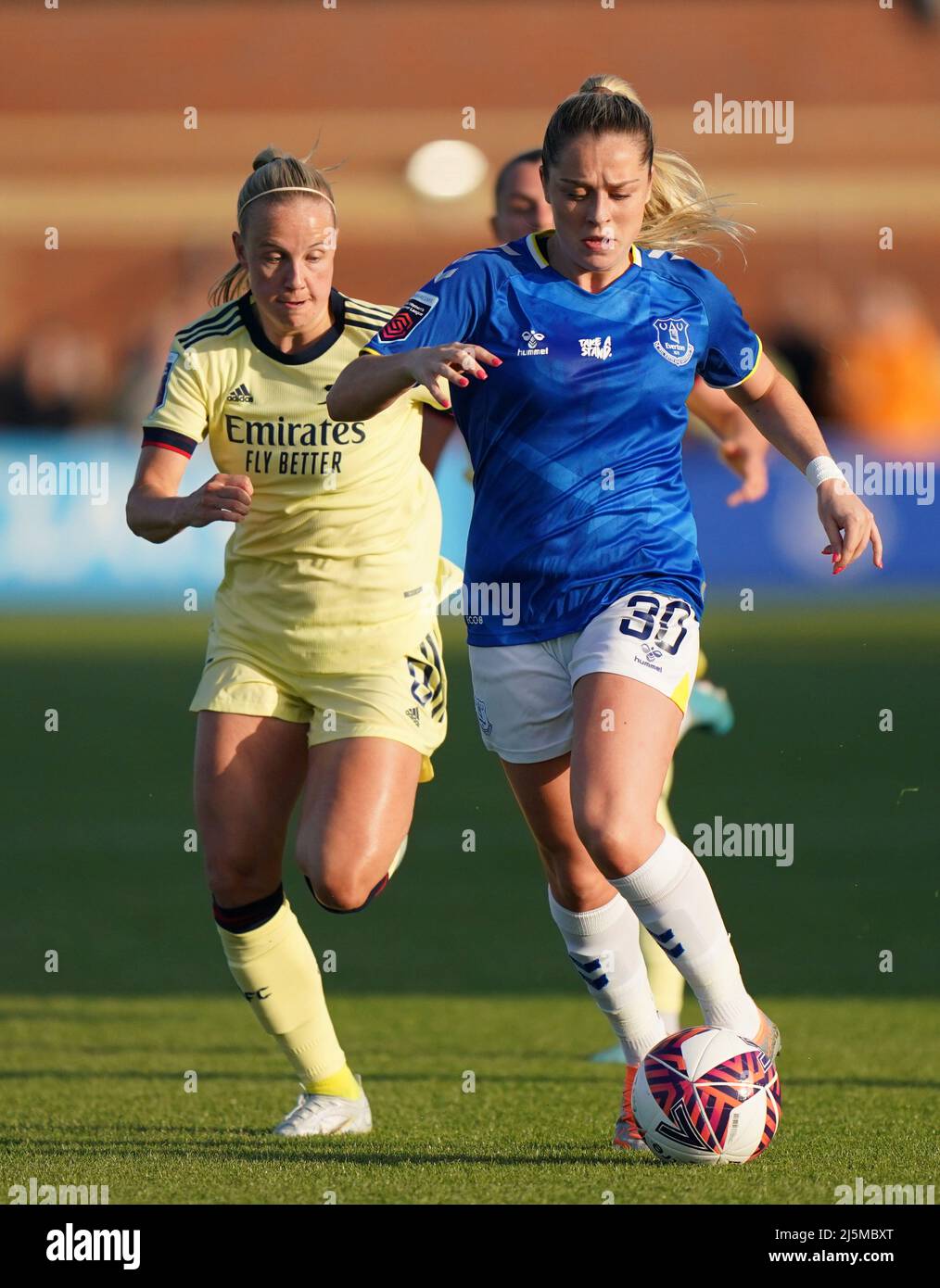 Everton's Poppy Pattinson and Arsenal's Beth Mead battle for the ball during the Barclays FA Women's Super League match at Walton Hall Park, Liverpool. Picture date: Sunday April 24, 2022. Stock Photo